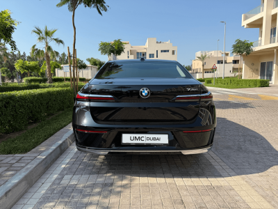 BMW 7-Series 2025 back