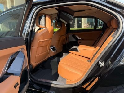 BMW 7-Series 2025 clear