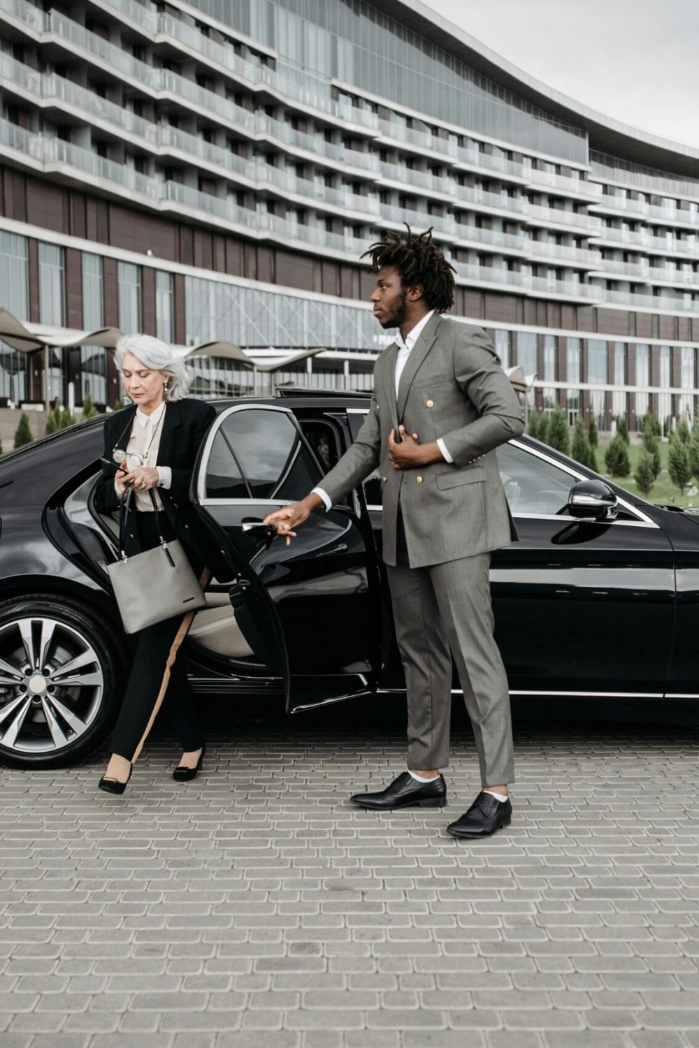 Chauffeur Service in Dubai Buraq Ways booking